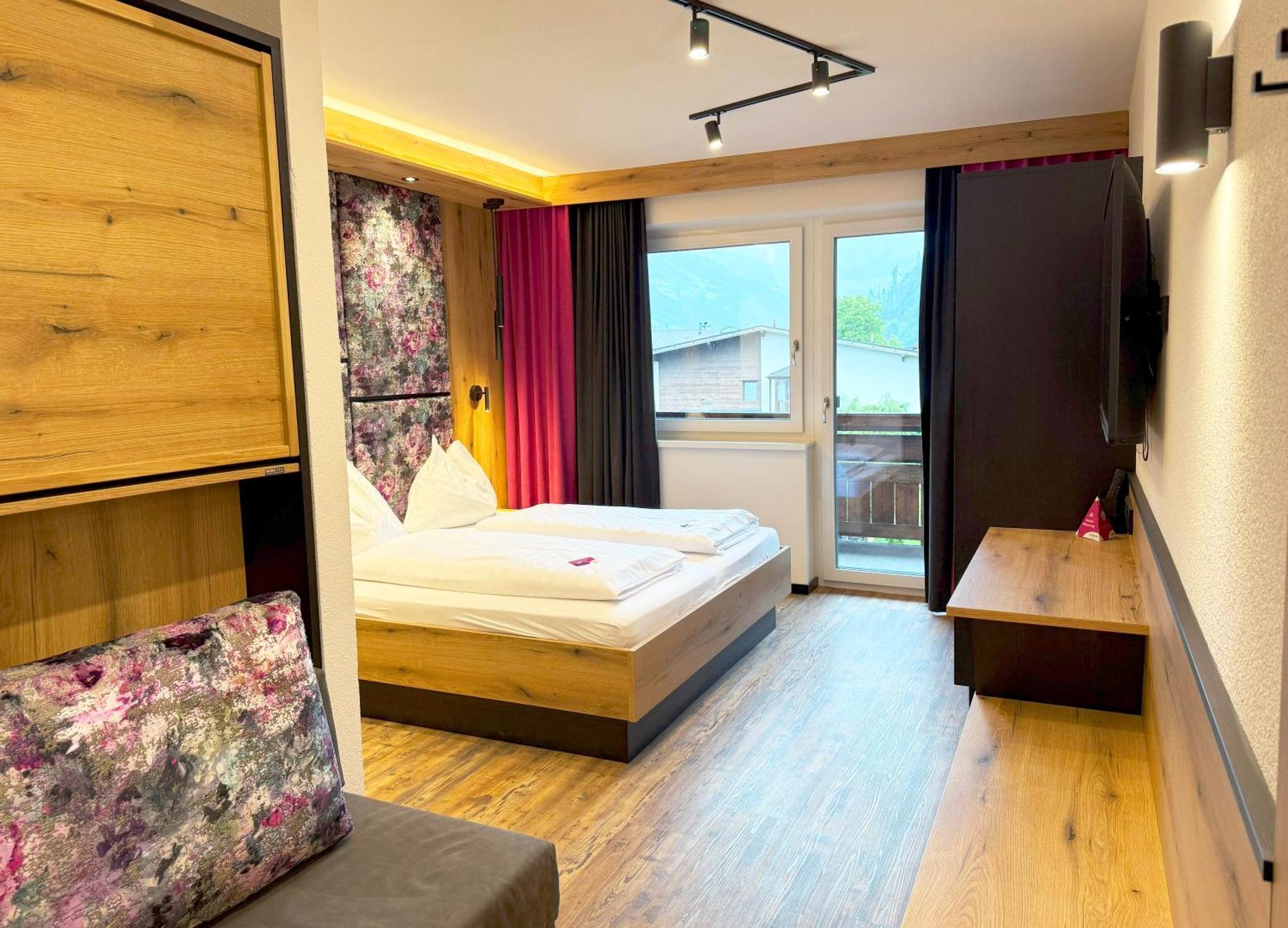 First Mountain Hotel Zillertal Aschau Im Zillertal Εξωτερικό φωτογραφία